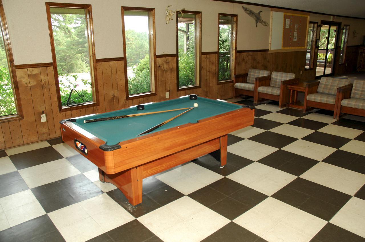 Carolina Landing Camping Resort Two-Bedroom Cabin 1 Fair Play Exterior foto